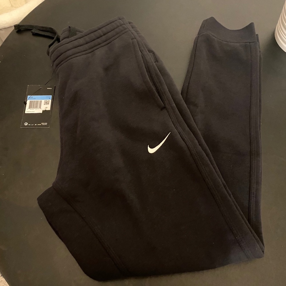 Men’s Nike Standard Fit fleece sweatpants
